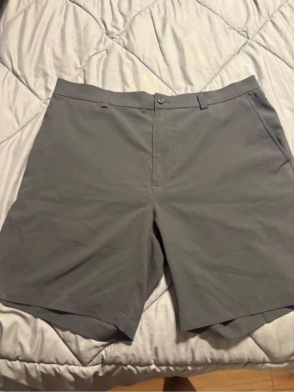 Roundtree & Yorke Men's Flat Front Gray Shorts